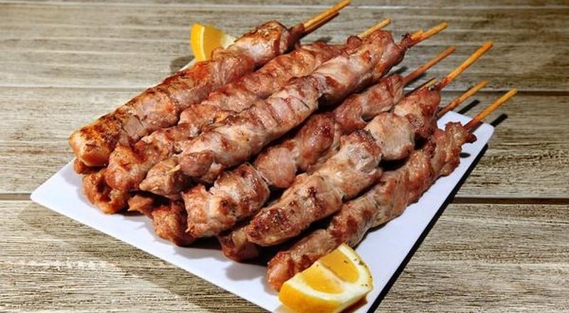 espetinho de pernil