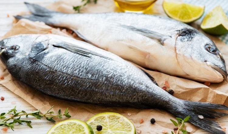 como descongelar peixe