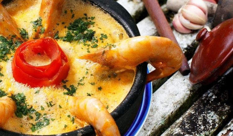 acompanhamento para moqueca de camarão
