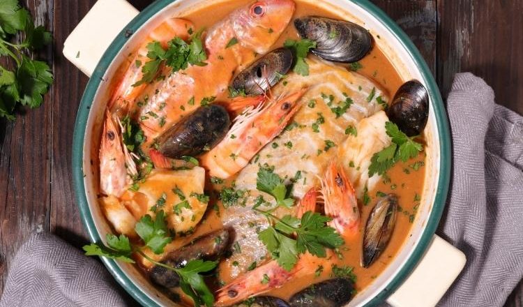 como fazer caldo de peixe
