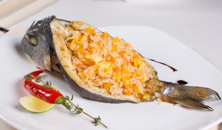 como fazer peixe recheado