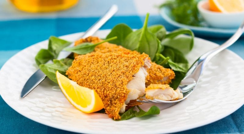 Peixe empanado na airfryer