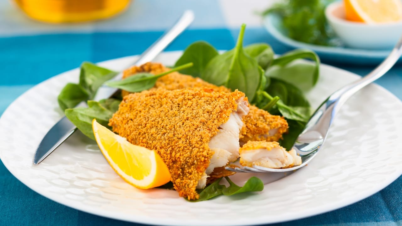 Peixe empanado na airfryer