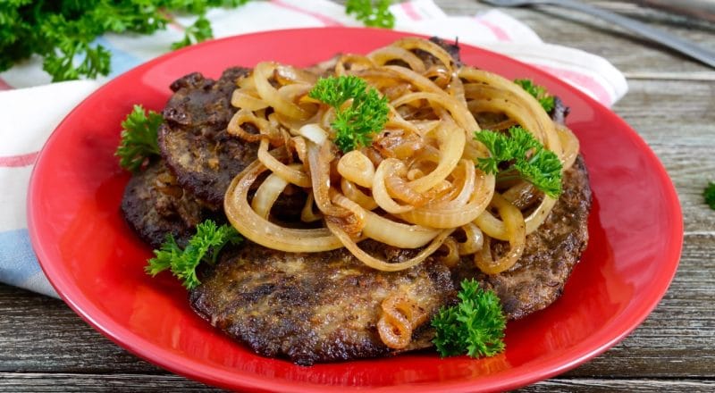 como fazer bife de fígado acebolado