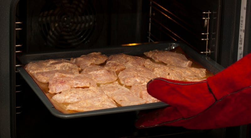 Qual a temperatura para assar carne no forno elétrico