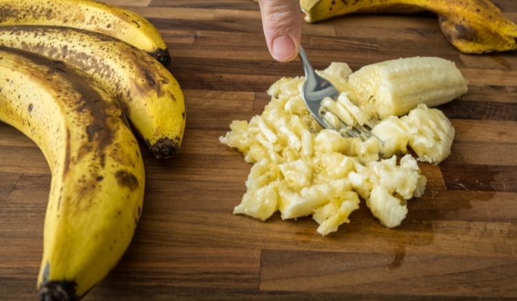 Purê de banana da terra combina com qual carne