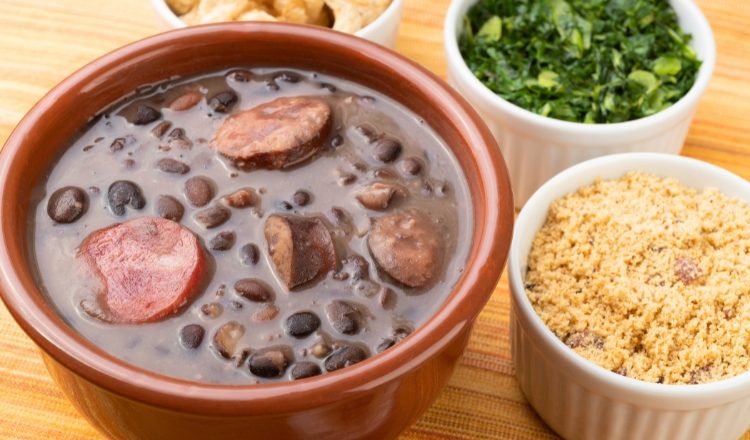 1 kg de feijoada serve quantas pessoas