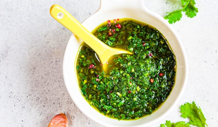 como usar chimichurri no frango