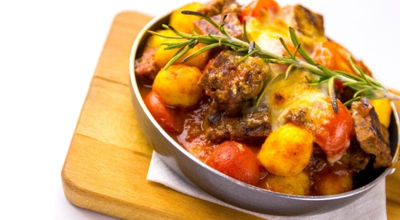Como secar a água da carne de panela
