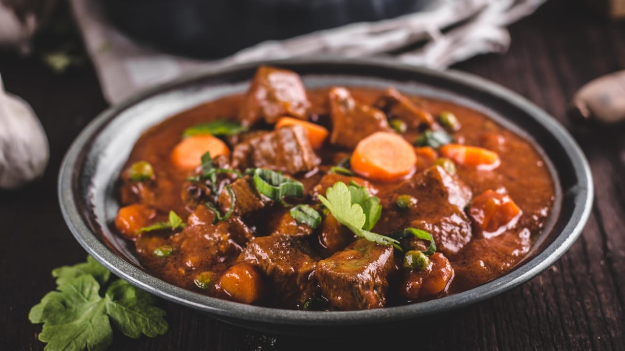 Como amolecer carne dura já cozida