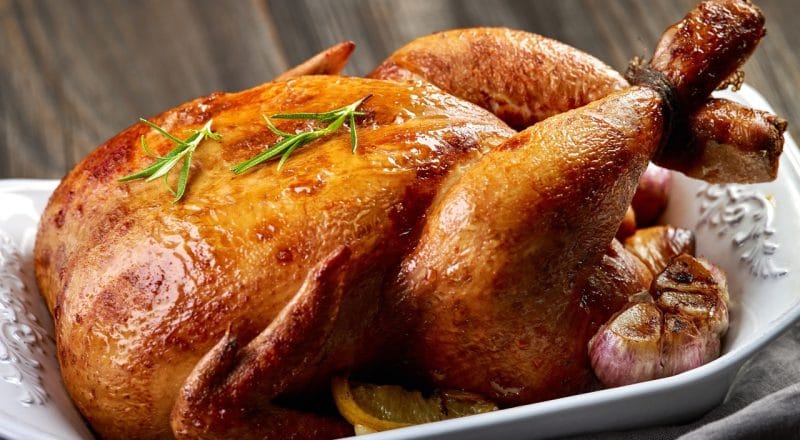 Como assar frango na panela de pressão