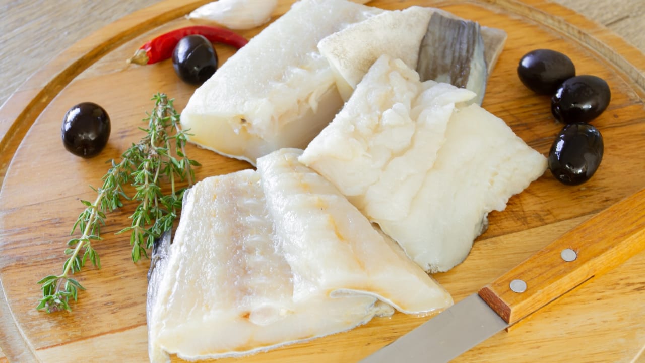 Como deixar o bacalhau bem macio e suculento