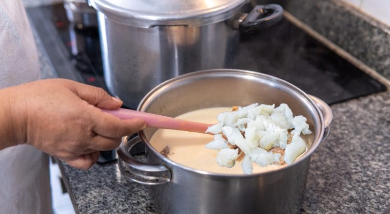 Como dessalgar bacalhau com leite