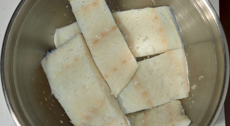 Como dessalgar bacalhau em 30 minutos