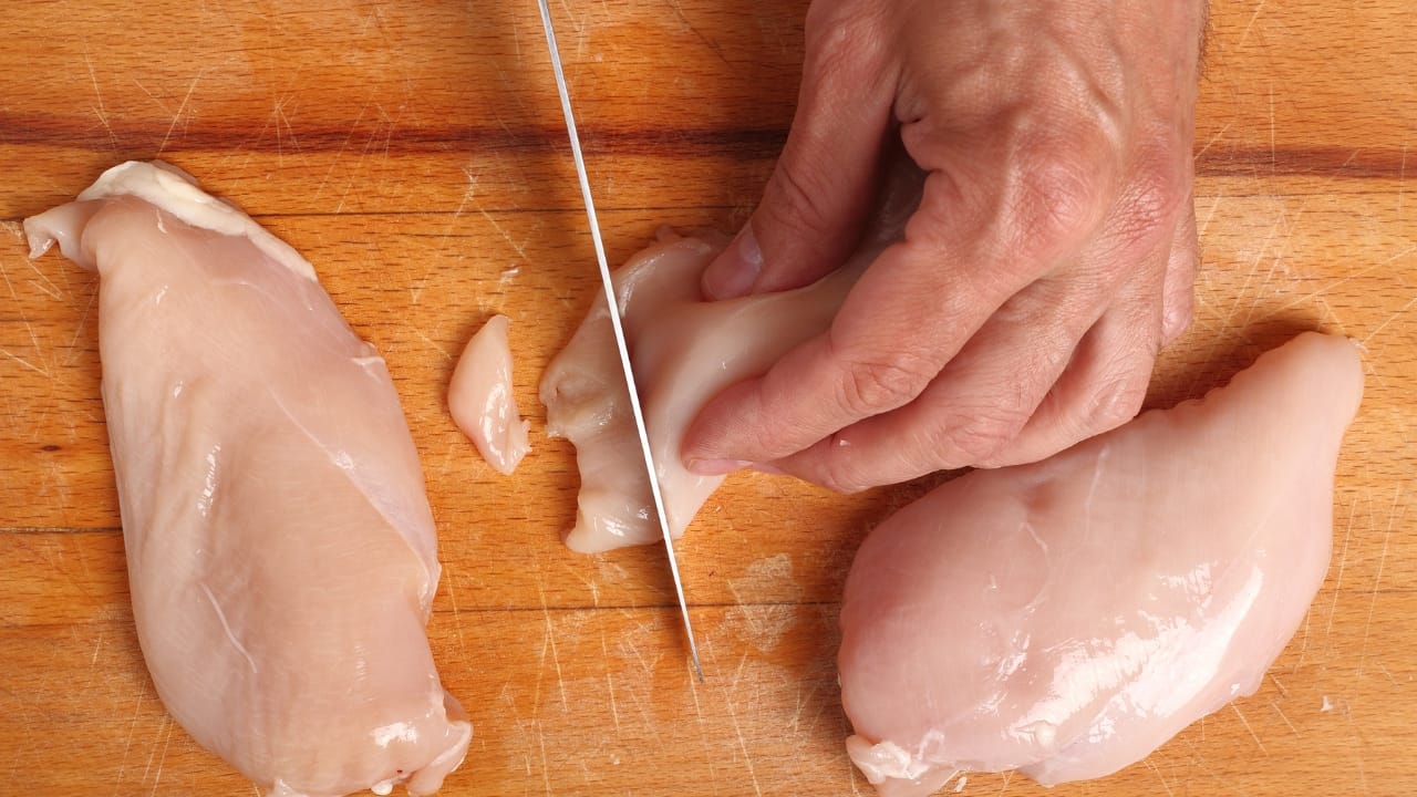 Como cortar peito de frango Como cortar peito de frango