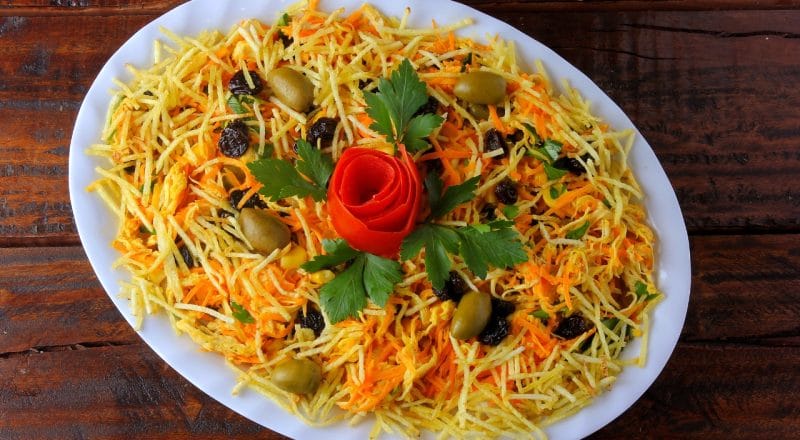 Salada de natal com frango desfiado