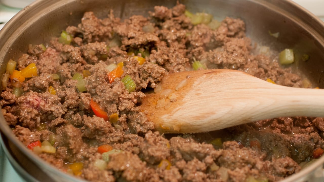 Carne moída na panela de pressão elétrica