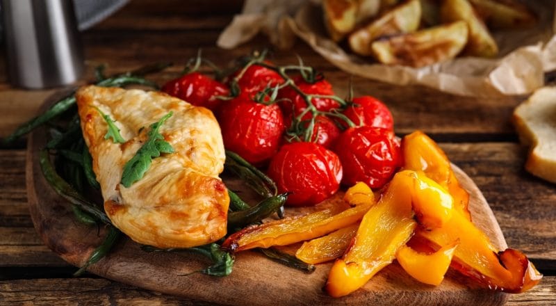 Frango com legumes na airfryer