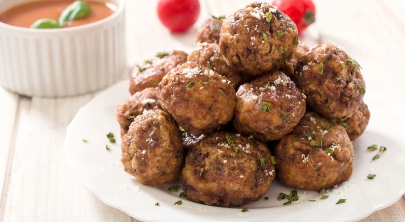 Receita de almôndegas simples com farinha de trigo e ovo