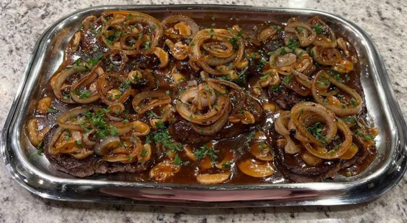 Bife ao molho madeira com shoyu
