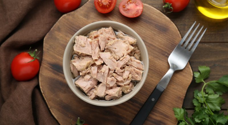 Como temperar Atum em lata