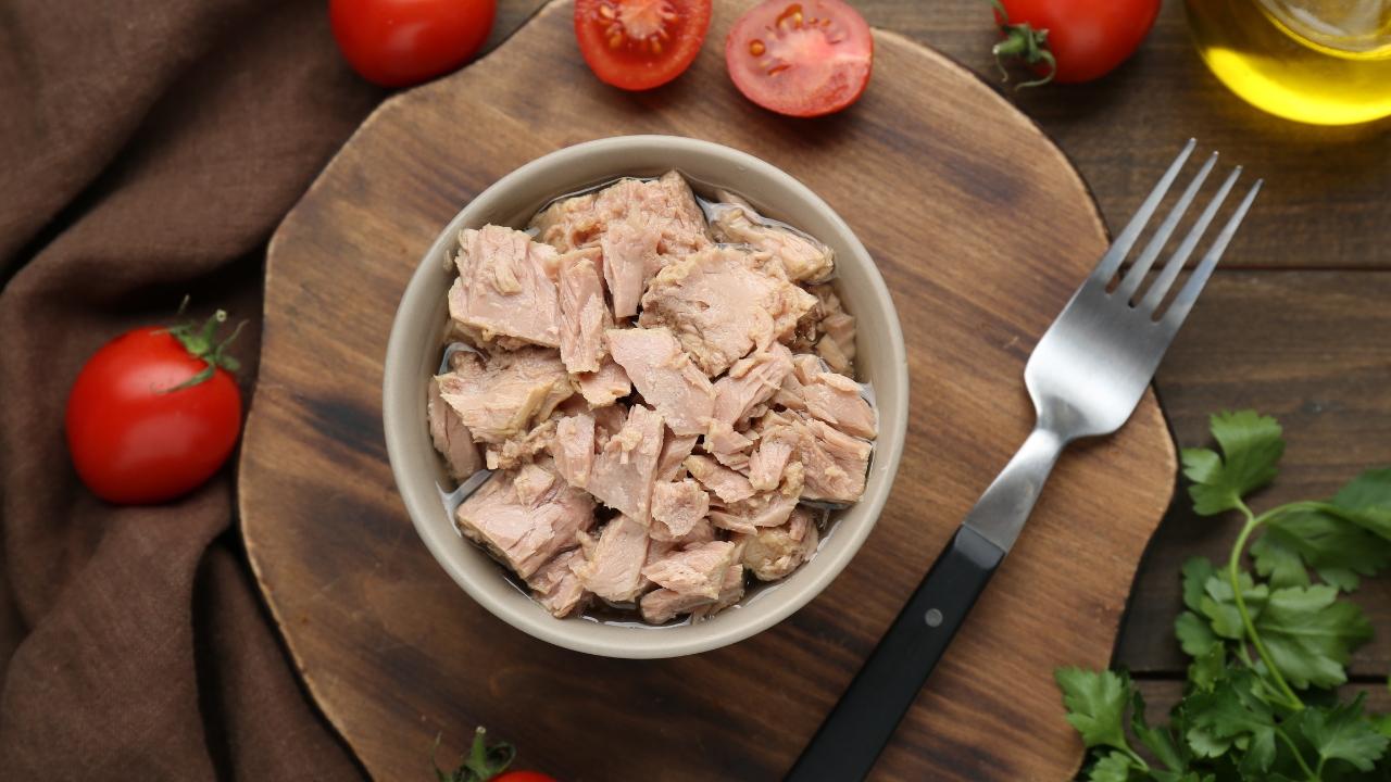 Como temperar Atum em lata
