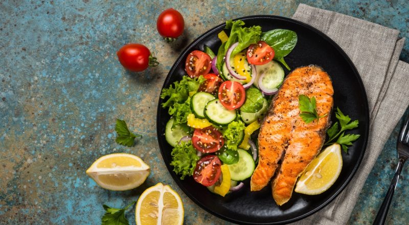Qual salada combina com Salmão