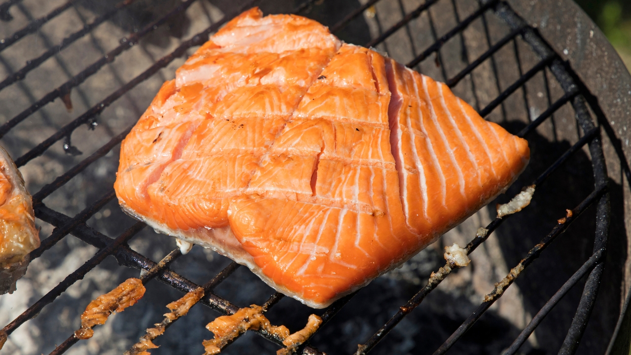salmão na churrasqueira