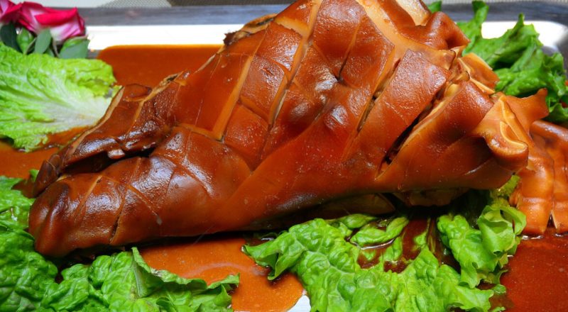 Como assar cabeça de porco no forno