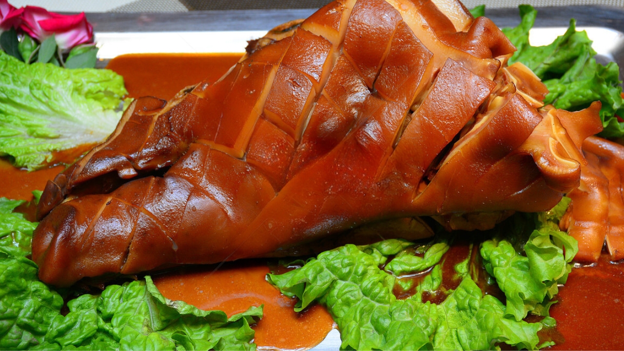 Como assar cabeça de porco no forno