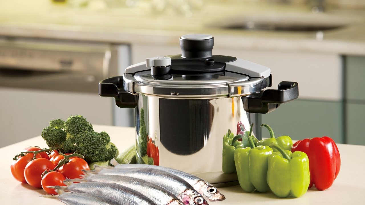 Como fazer peixe na panela de pressão para derreter os espinhos Como fazer peixe na panela de pressão para derreter os espinhos