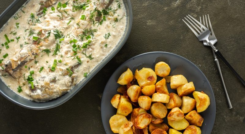 Tilápia ao forno com batata e creme de leite