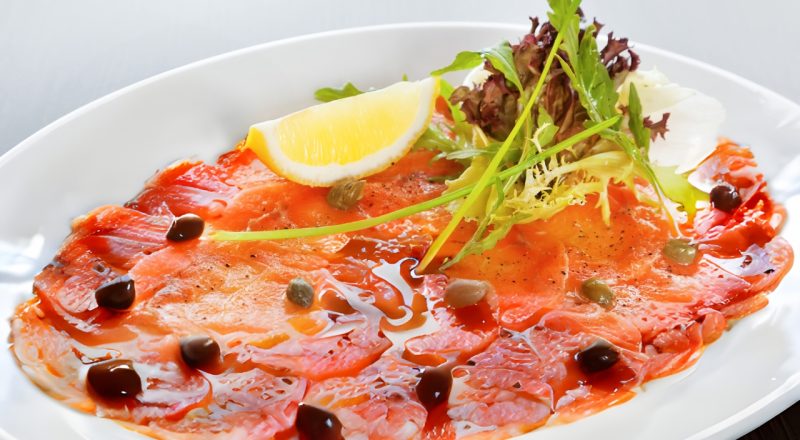 Carpaccio de Salmão com shoyu