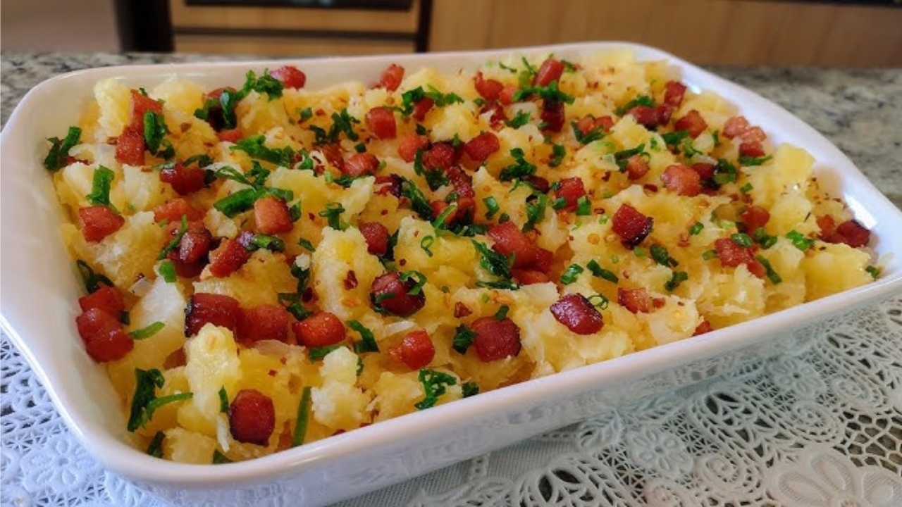 Mandioca com bacon para churrasco