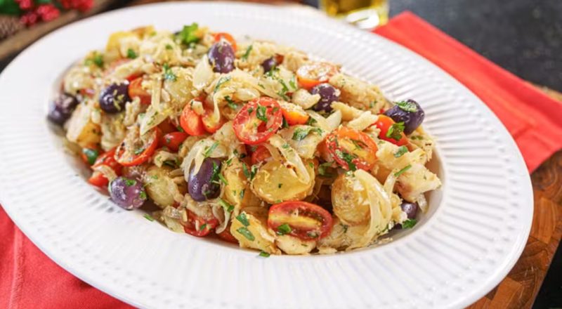 Salada de bacalhau tradicional portuguesa