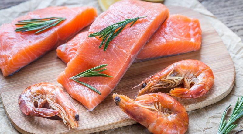 Salmão ao molho de camarão