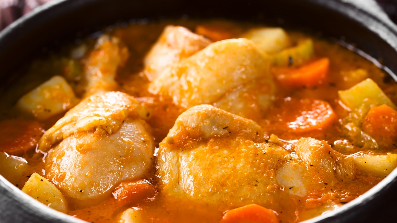 Frango com legumes na panela de pressão