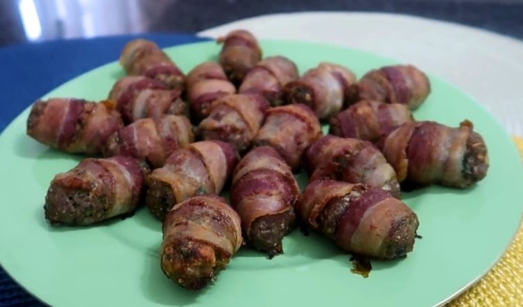 Bolinho de carne moída com bacon