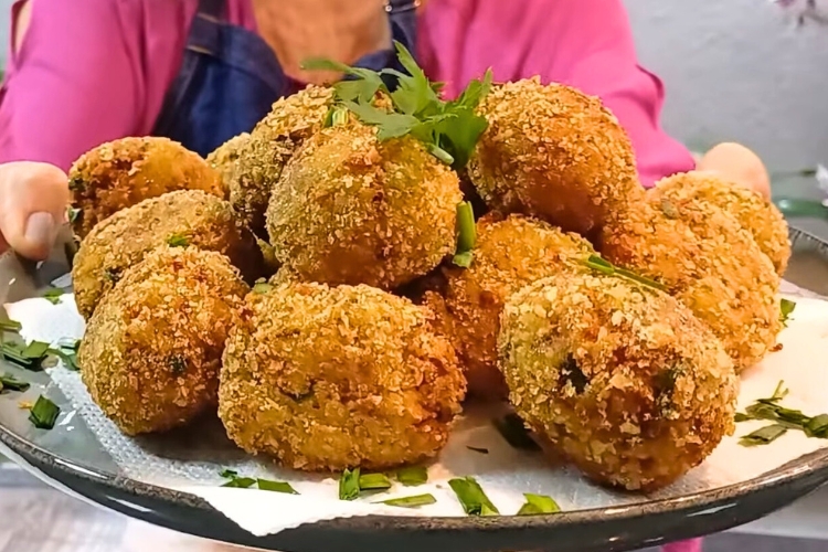 Bolinho de carne moída com batata