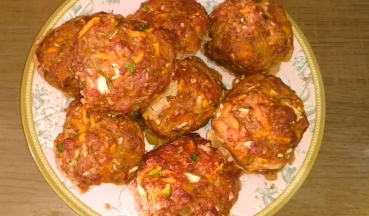 Bolinho de carne moída no forno