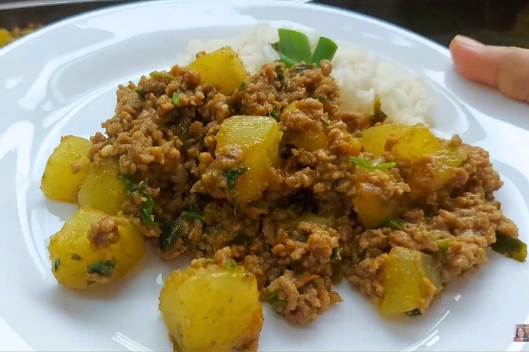 Carne moída com batata-doce