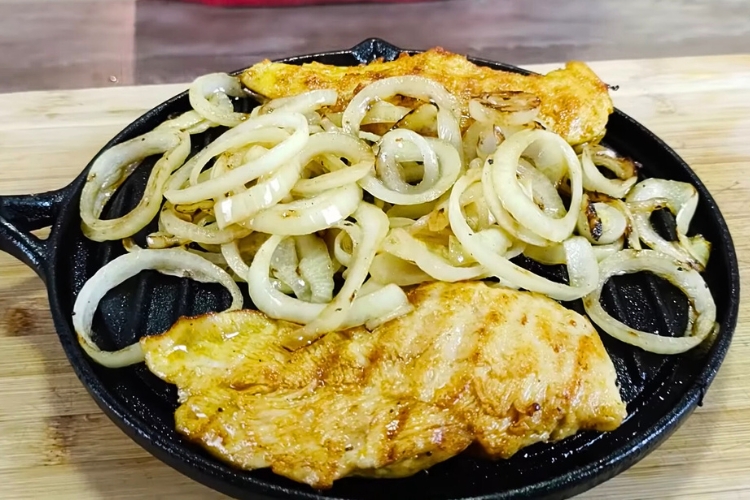 Filé de frango na chapa