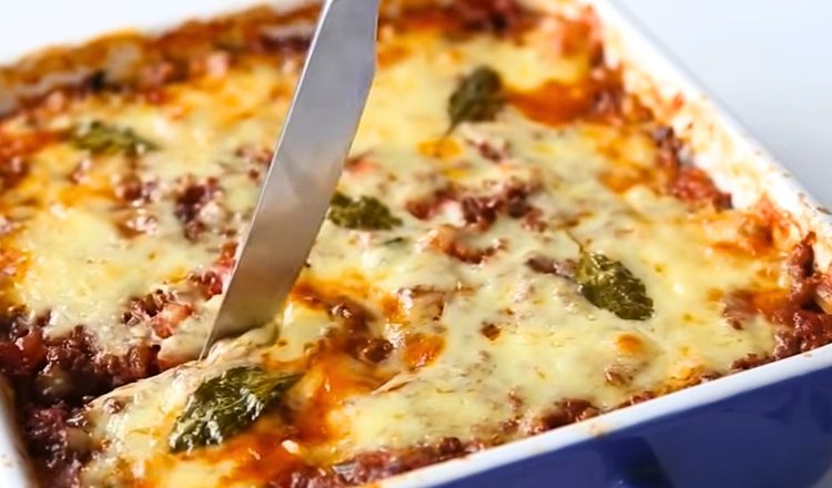 Lasanha de berinjela com carne moída