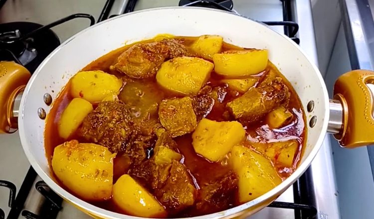 Costela com batata na panela de pressão