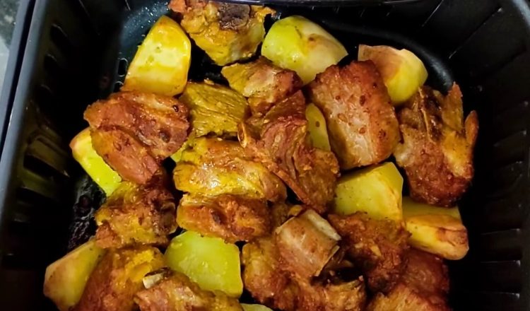 Costelinha de porco na airfryer com batata