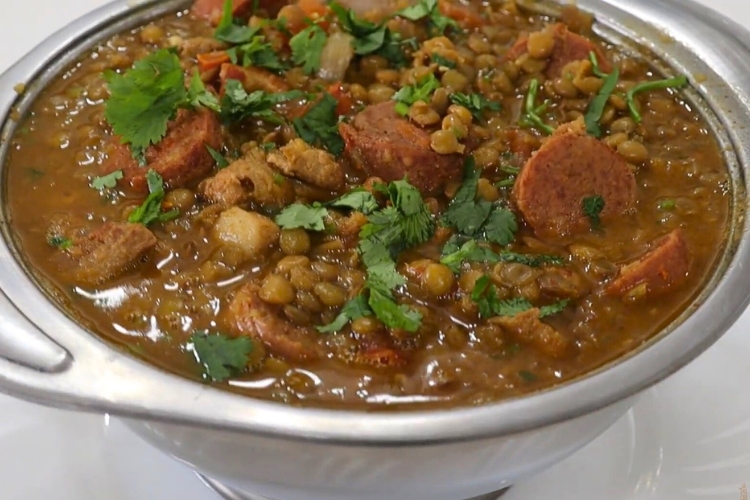 Lentilha com costela de porco