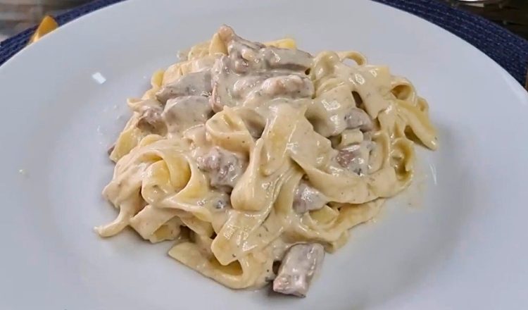 Talharim com filé mignon