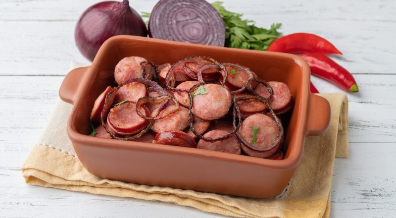 Calabresa acebolada na airfryer