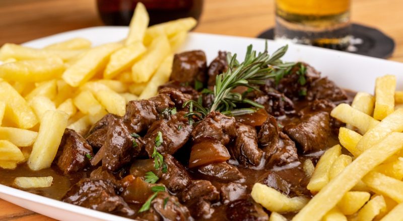 Como fritar carne na panela de pressão