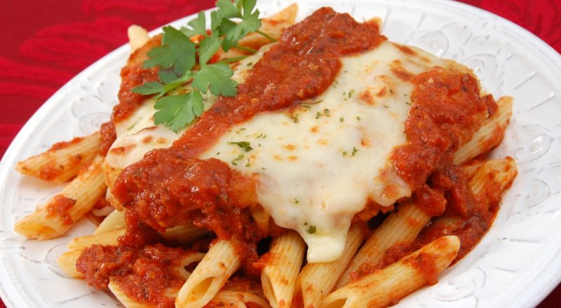 Parmegiana de frango na frigideira